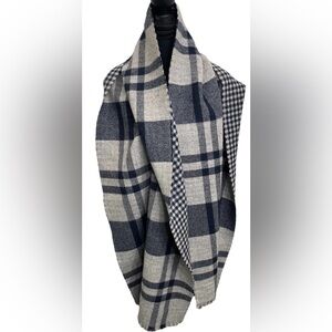 The Men's Store Bloomingdale's 100% Wool Houndstooth Scarf Navy Blue gray